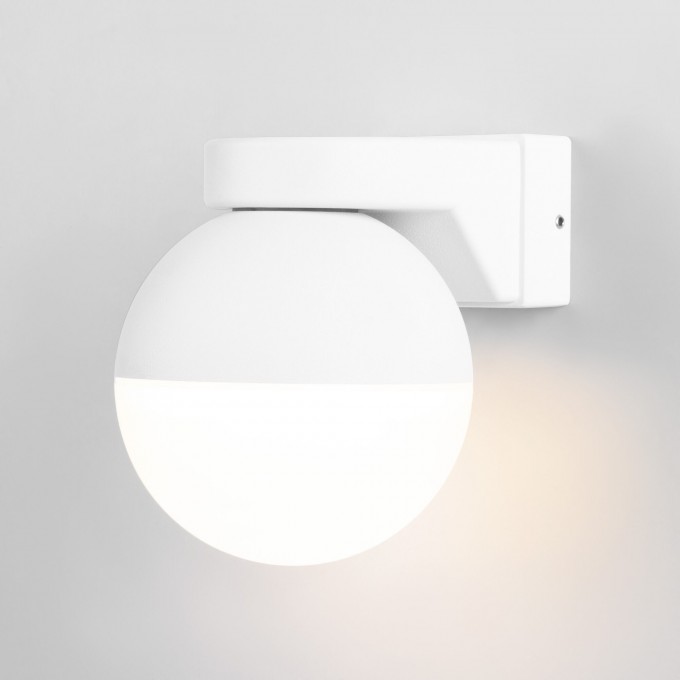 Светильник настенный ELEKTROSTANDARD MOON MRL 1028 белый a062857 Светильник настенный ELEKTROSTANDARD MOON MRL 1028 белый a062857